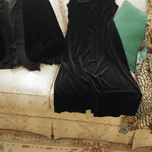 Dress - Picture 2 of 4